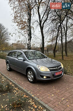 Универсал Opel Astra 2007 в Хороле