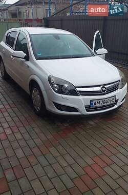 Хэтчбек Opel Astra 2008 в Овруче