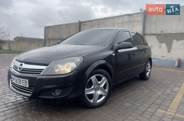 Хэтчбек Opel Astra 2007 в Теофиполе