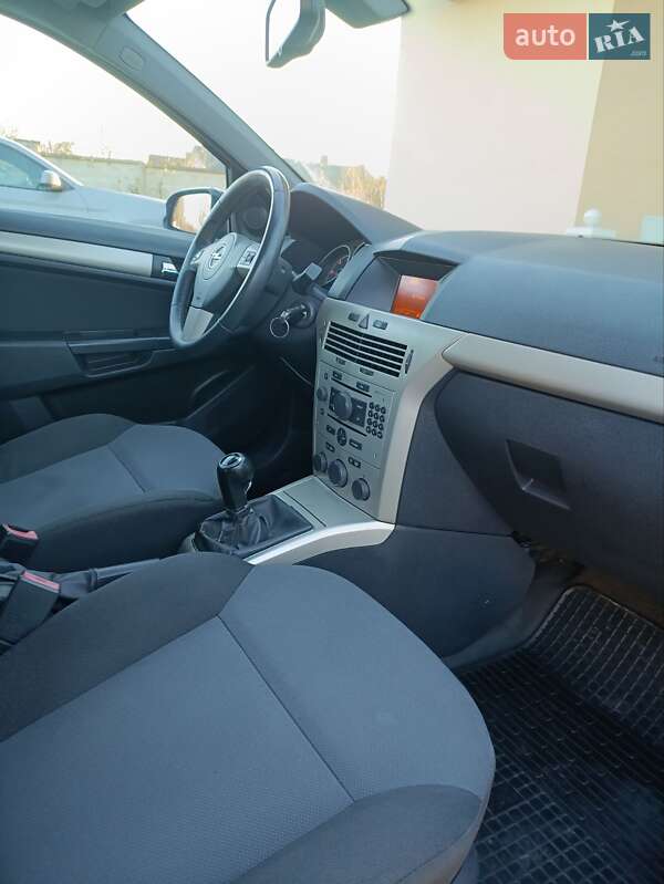 Універсал Opel Astra 2008 в Дрогобичі