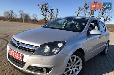 Хэтчбек Opel Astra 2004 в Черновцах