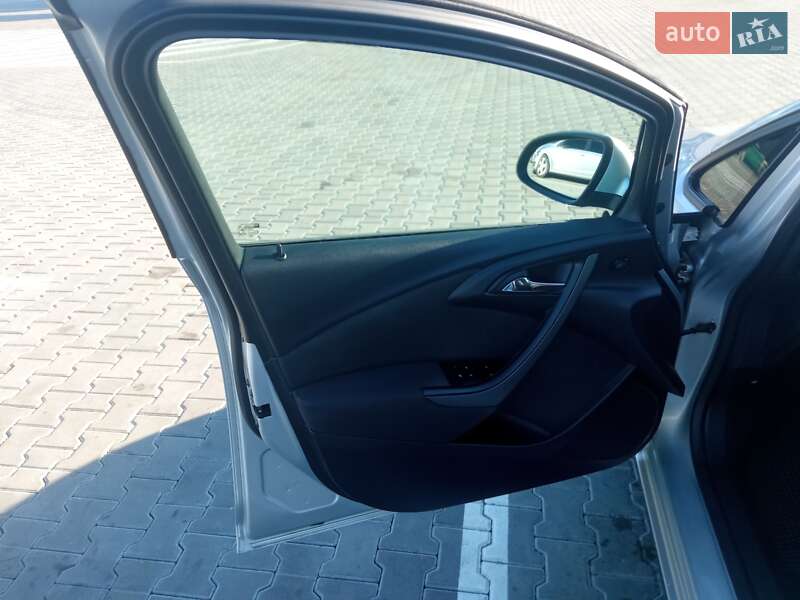 Універсал Opel Astra 2015 в Стрию