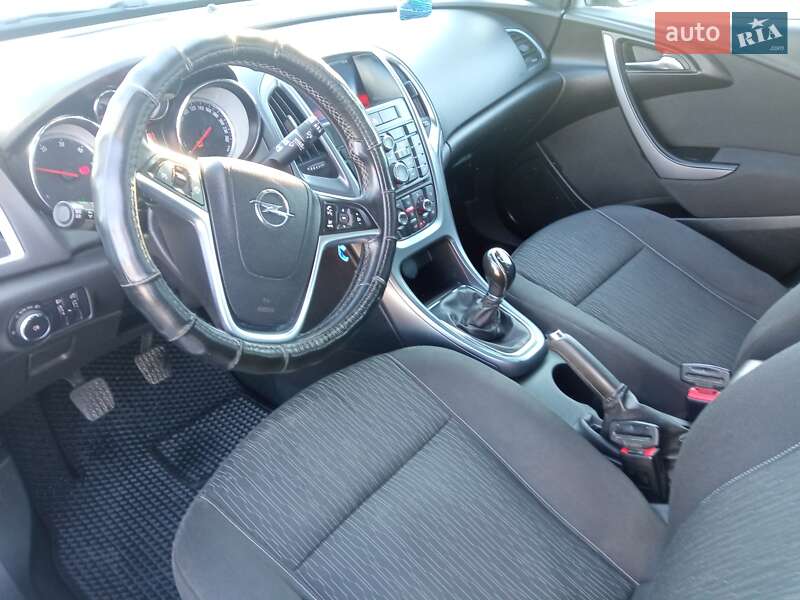 Універсал Opel Astra 2015 в Стрию