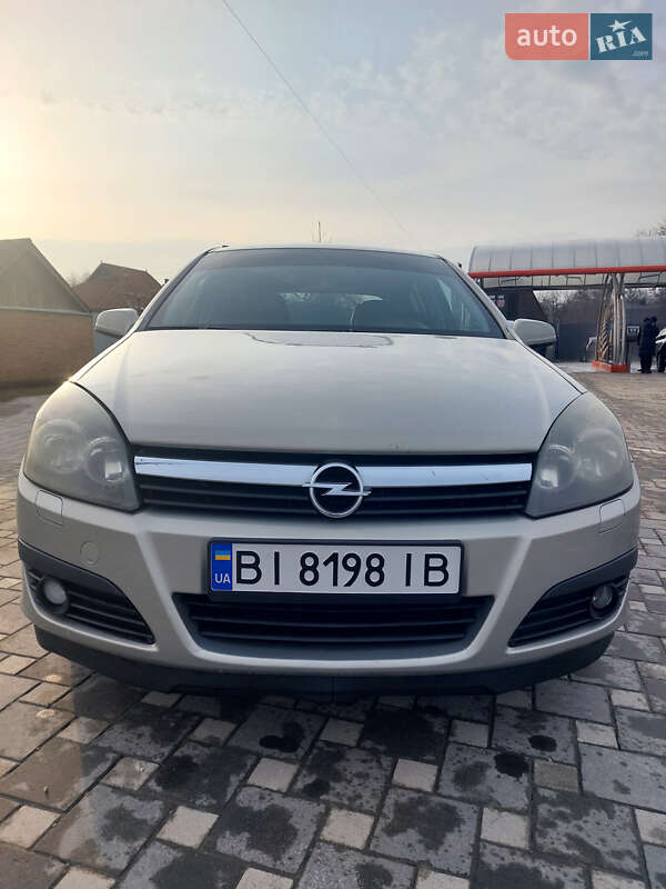 Хэтчбек Opel Astra 2006 в Полтаве