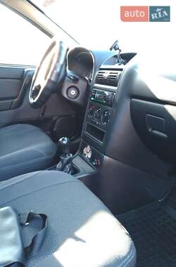 Седан Opel Astra 2006 в 