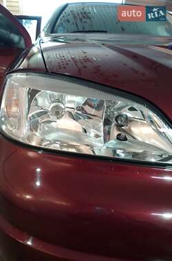 Седан Opel Astra 2006 в 