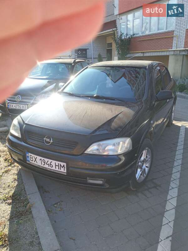 Седан Opel Astra 2006 в Хмельницком