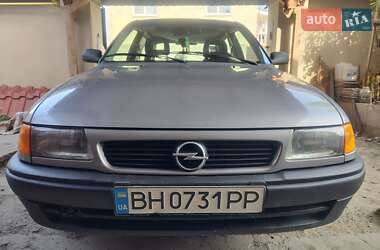 Хэтчбек Opel Astra 1995 в 