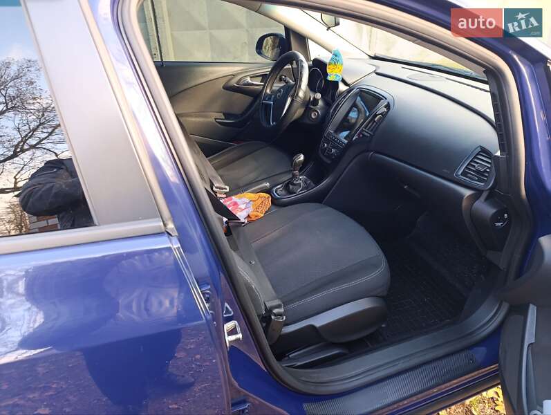Универсал Opel Astra 2011 в Виннице