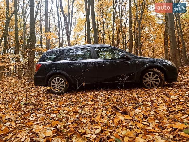 Универсал Opel Astra 2011 в Виннице