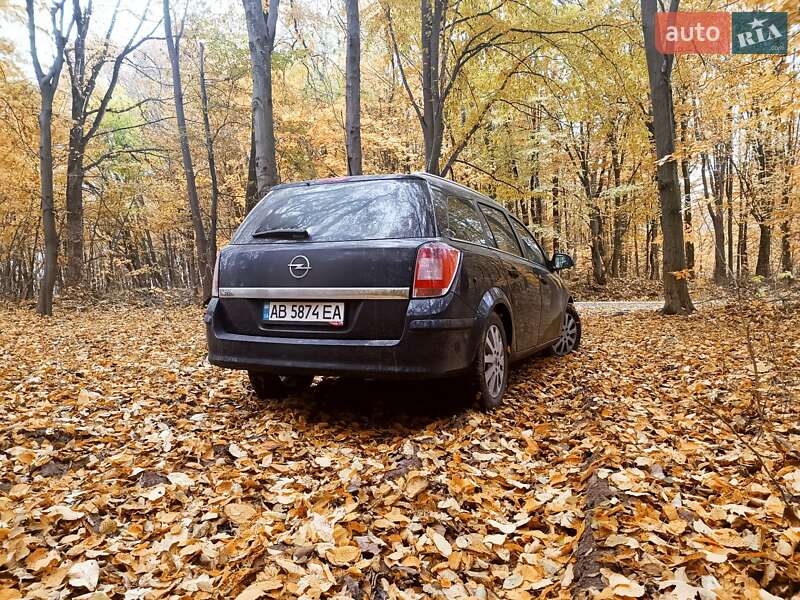 Универсал Opel Astra 2011 в Виннице