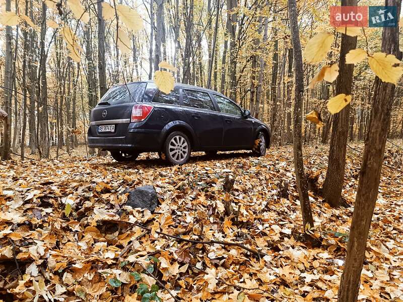 Универсал Opel Astra 2011 в Виннице