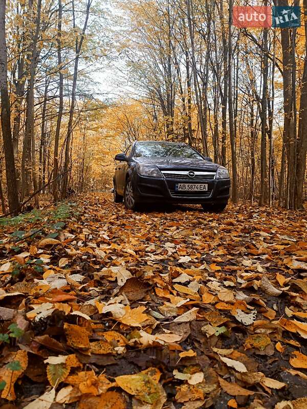 Универсал Opel Astra 2011 в Виннице