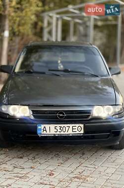 Хэтчбек Opel Astra 1992 в Заречном