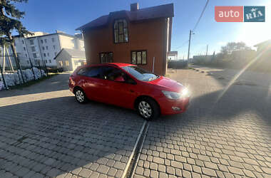 Универсал Opel Astra 2011 в Самборе