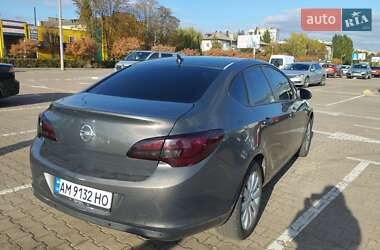 Седан Opel Astra 2015 в 