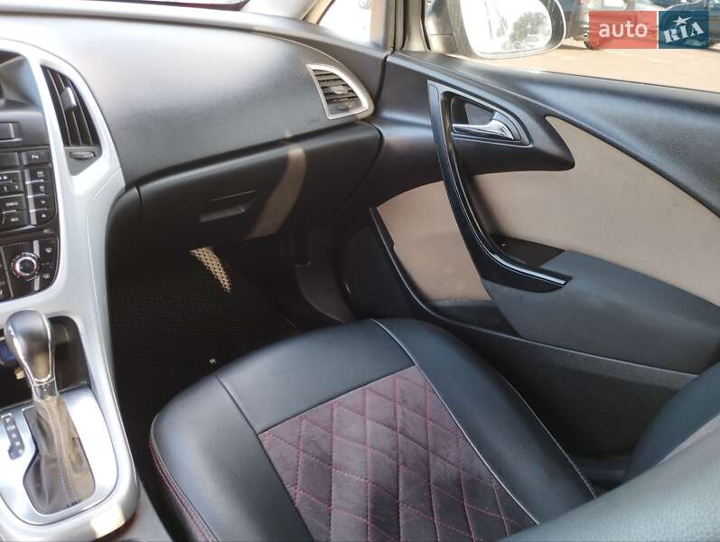 Седан Opel Astra 2015 в Житомире