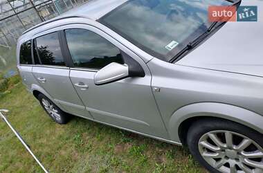 Универсал Opel Astra 2005 в Чорткове