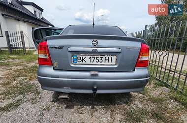 Седан Opel Astra 2008 в Рокитном