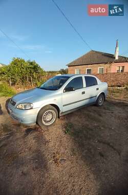 Седан Opel Astra 2004 в 