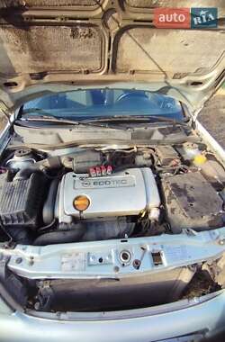 Седан Opel Astra 2004 в 