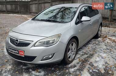 Универсал Opel Astra 2011 в Киеве