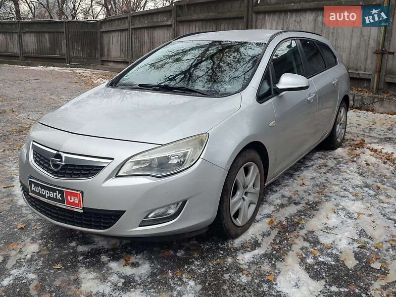 Opel Astra 2011