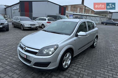 Хэтчбек Opel Astra 2007 в Луцке