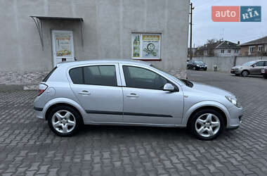 Хэтчбек Opel Astra 2007 в Луцке