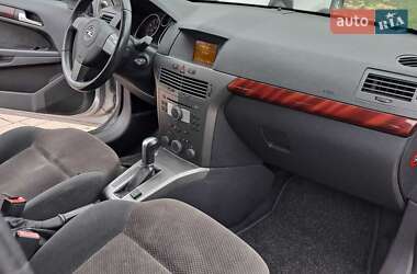 Хетчбек Opel Astra 2005 в Луцьку