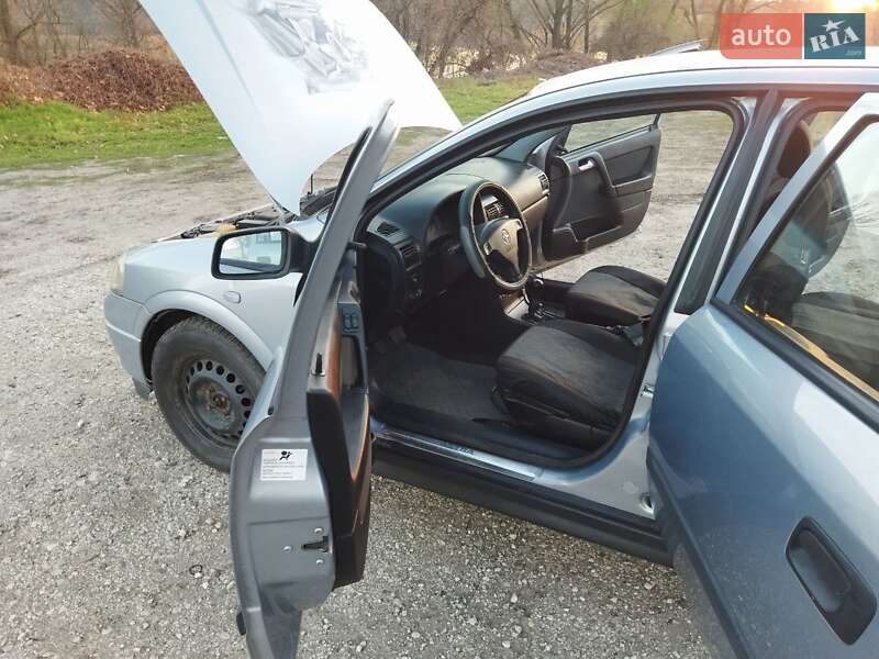 Седан Opel Astra 2002 в Киеве