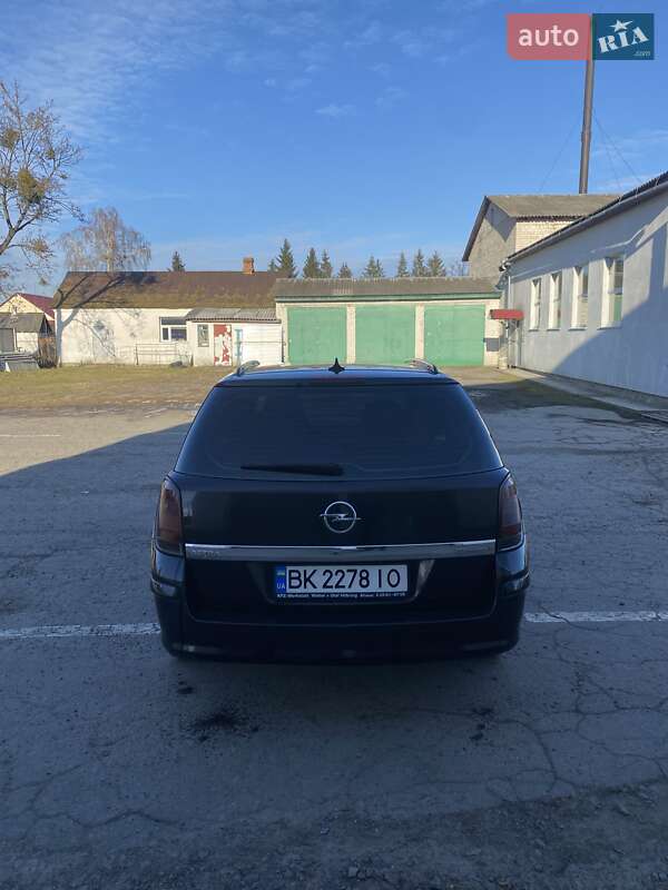 Універсал Opel Astra 2006 в Рокитному