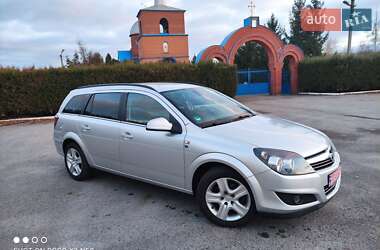 Універсал Opel Astra 2010 в Зміїві