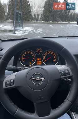 Универсал Opel Astra 2005 в Львове