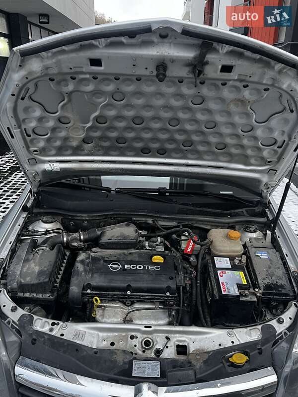 Универсал Opel Astra 2005 в Львове