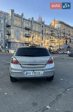 Хетчбек Opel Astra 2010 в Києві