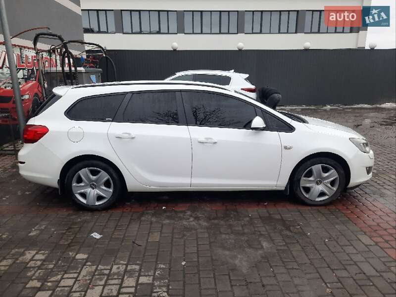 Универсал Opel Astra 2011 в Калуше