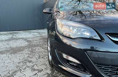 Универсал Opel Astra 2013 в 