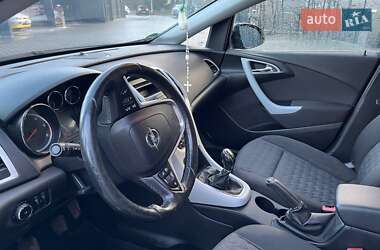 Универсал Opel Astra 2013 в 