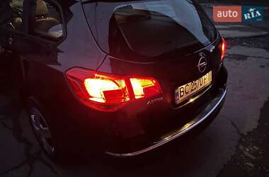 Универсал Opel Astra 2013 в 