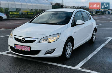 Хэтчбек Opel Astra 2011 в Львове