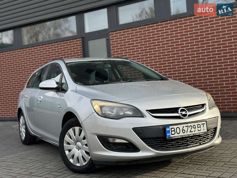 Универсал Opel Astra 2014 в Львове