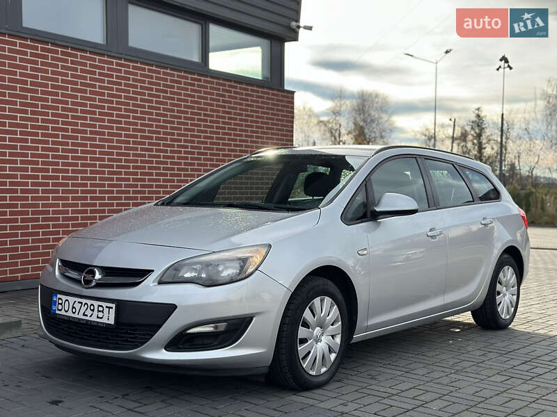 Универсал Opel Astra 2014 в Львове
