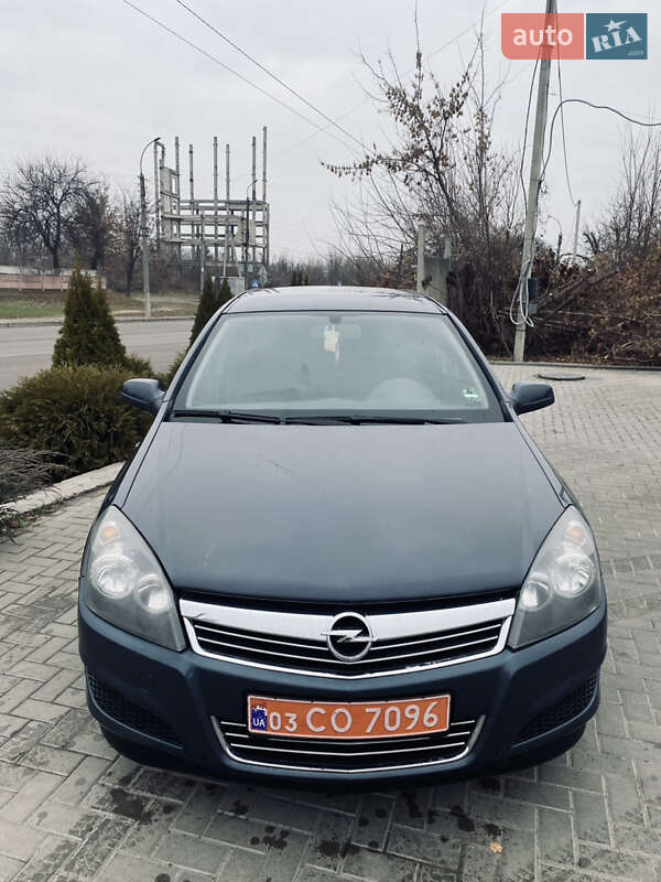 Універсал Opel Astra 2009 в Черкасах