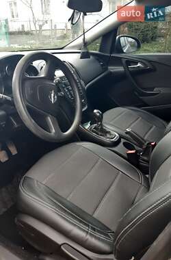 Универсал Opel Astra 2013 в 