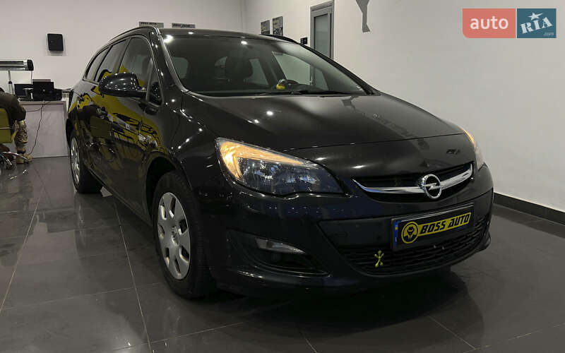 Универсал Opel Astra 2015 в Червонограде