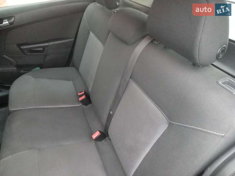 Универсал Opel Astra 2008 в Галиче
