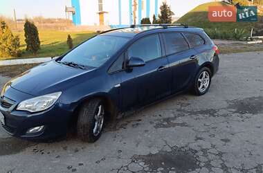 Универсал Opel Astra 2011 в Золочеве