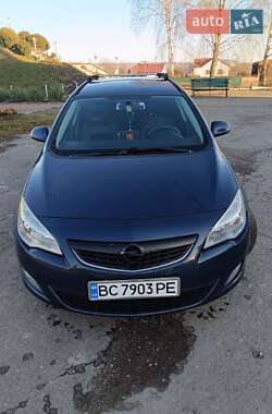 Универсал Opel Astra 2011 в Золочеве