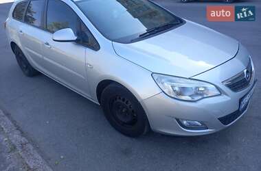 Універсал Opel Astra 2011 в Кривому Розі